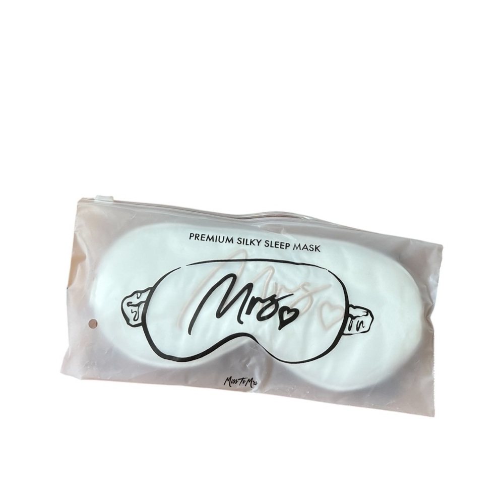 💍MISS TO MRS: Women’s NWT “Mrs” 100% silky smooth satin sleep mask.